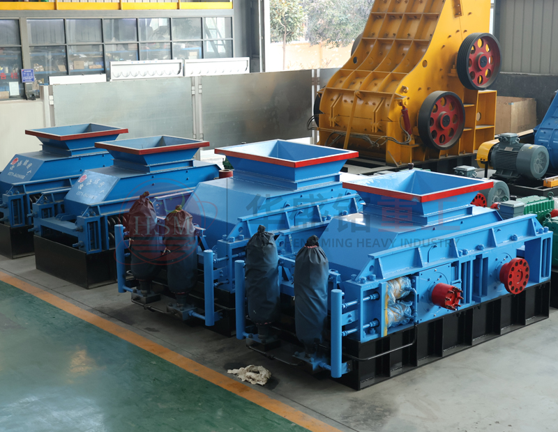 小型砂廠的時(shí)產(chǎn)20噸對(duì)輥制砂機(jī)多少錢(qián)？